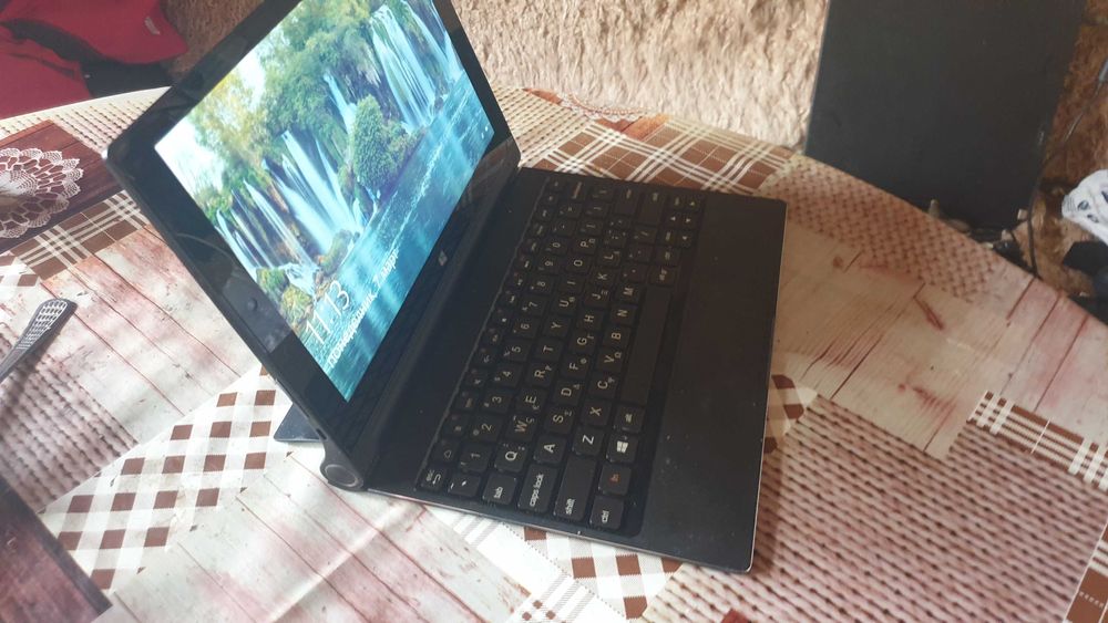 YogaTab2 10" с Windows10 и кавиатура