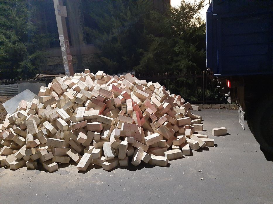 Pishkan gisht 900 som