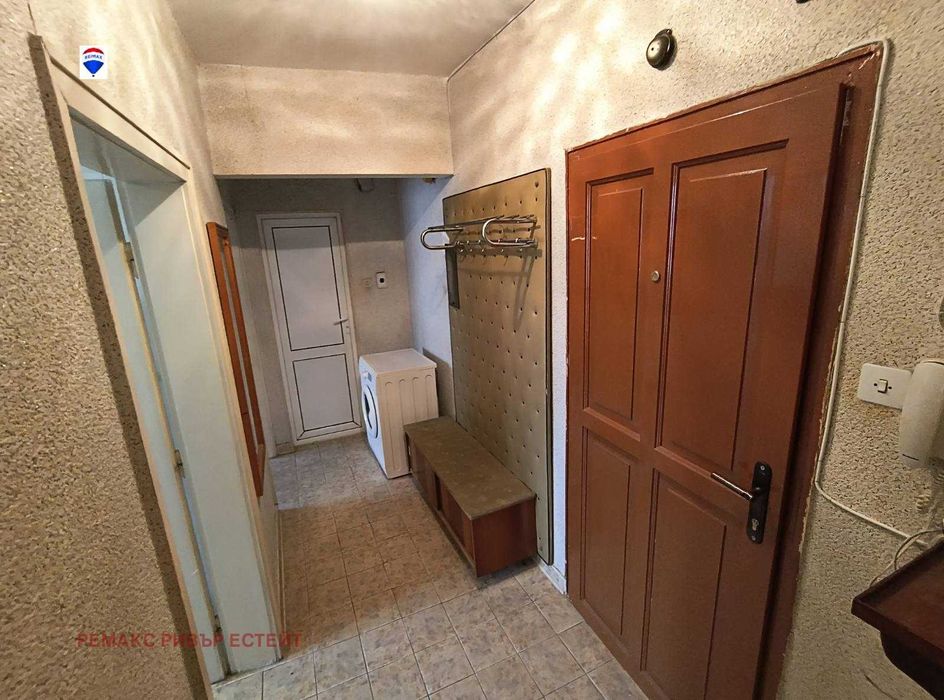 Дава се под наем Двустаен апартамент в Русе, Широк център - 60 кв.м за 204 € - Снимка #2