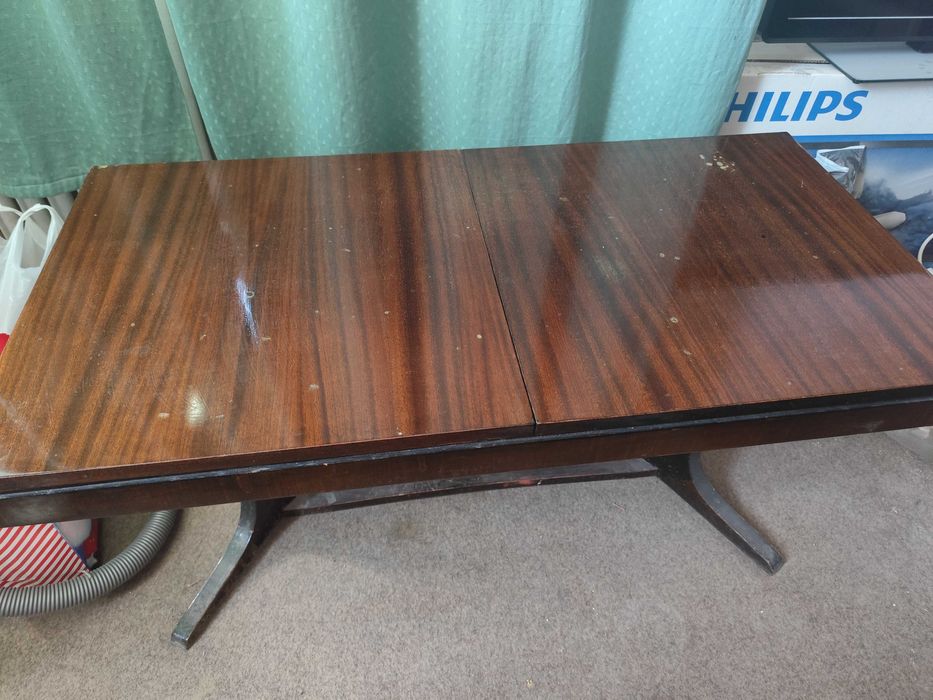 Ретро разтегателна холна маса