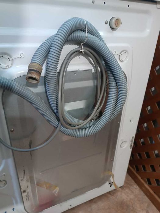 Продам б/у стиральную машину марки LG