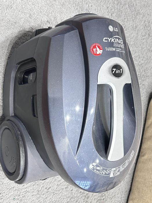 Моющий пылесос LG