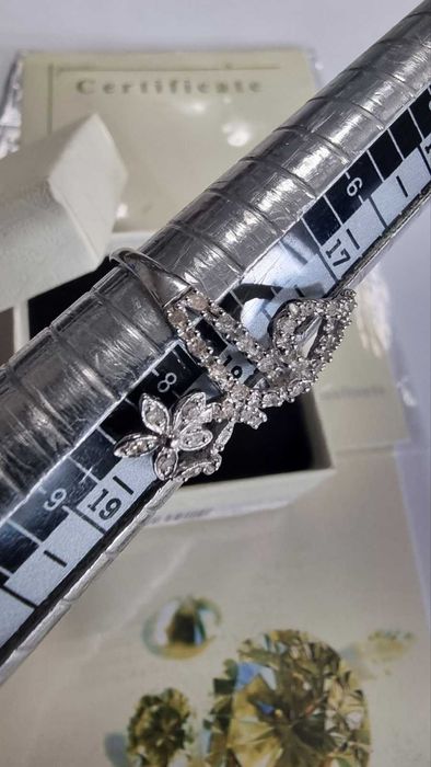 *** Неповторим *** Пръстен Бяло Злато 18к 3.13гр с Диаманти