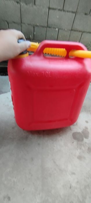 Продам канистру 5 лит абс пластик