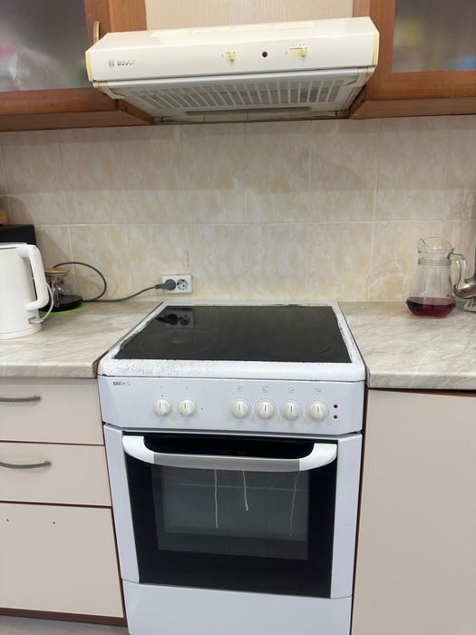 Продам электрическую плиту