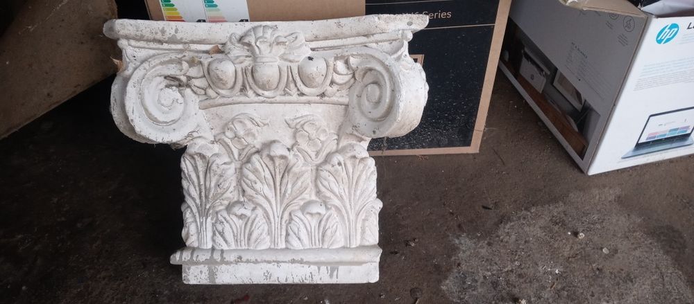 гипсовые  декоративные короны