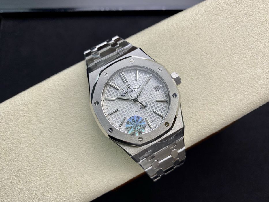 Audemars Piguet Royal Oak Automatic – Silver Dial-Full Box