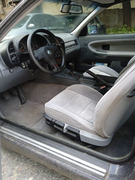 BMW 325i Coupe (E36)