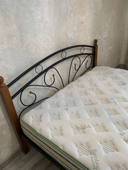 Продам кровать двух спальную