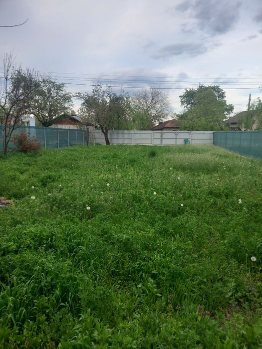 Teren intravilan,  deschidere 14m , 450mp  zona liniștită.