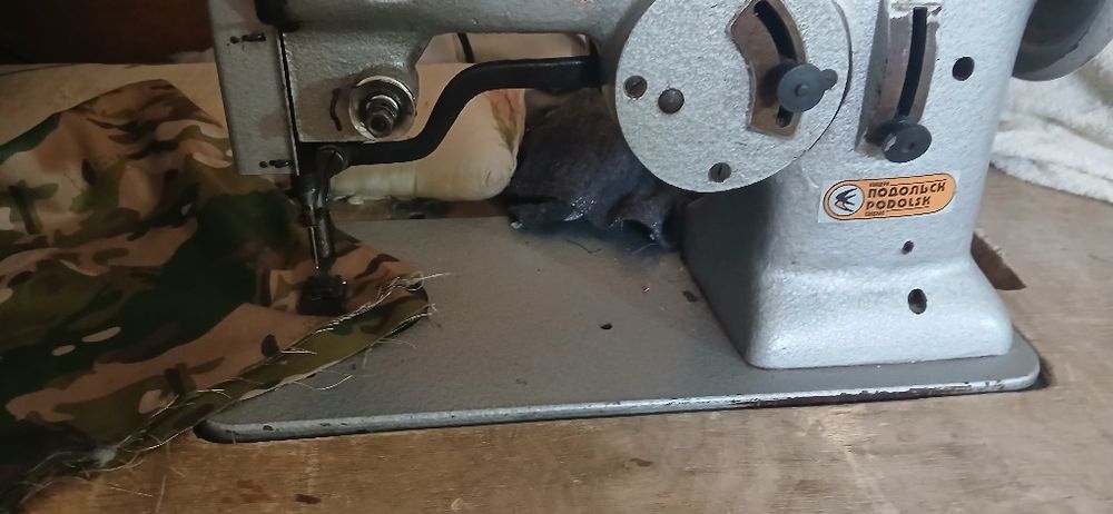 Швейный машинка сатылады.Бцрынгынын зиг заг калын  тигетугын машинкасы