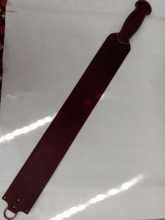 Продавам бръснарски колан