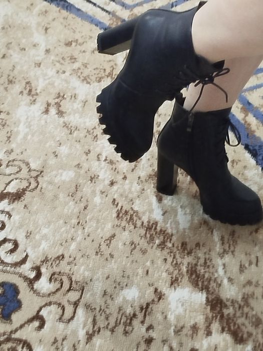 Продам.Батильоны новые, весна-осень.