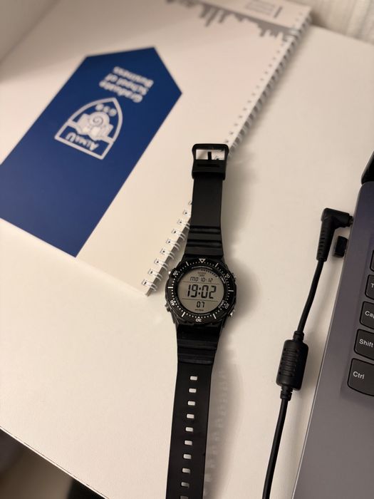 Продам Casio Illuminator