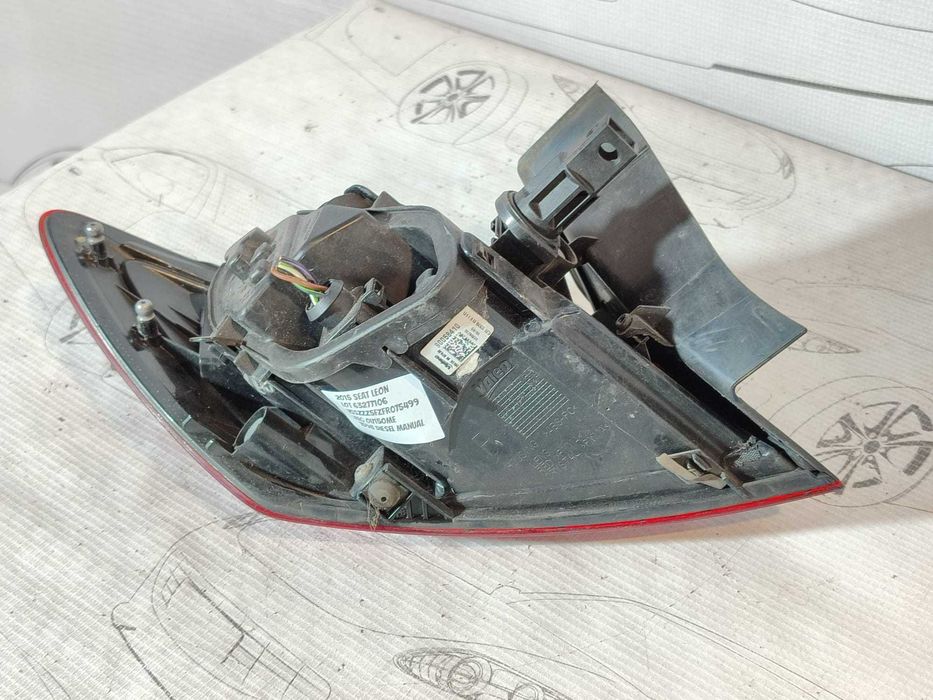 Stop aripă spate dreaptă Hatchback Seat Leon 5F 2015 1.6 Diesel 77kW Cod OEM: 5F0945208E (5G3)