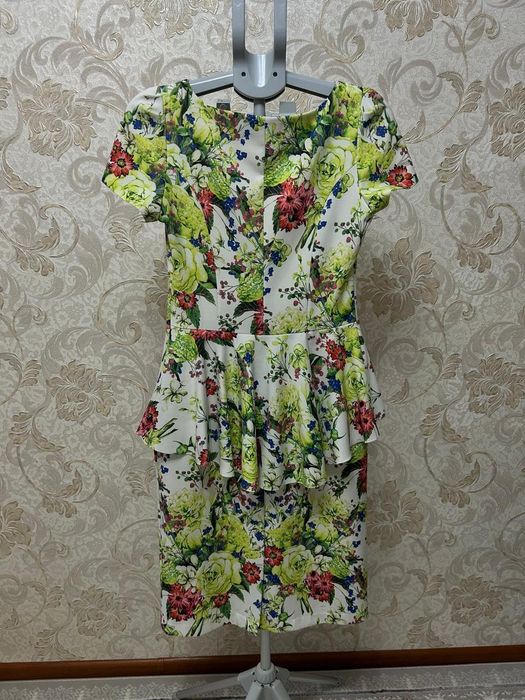 Женская платья размер 46,48