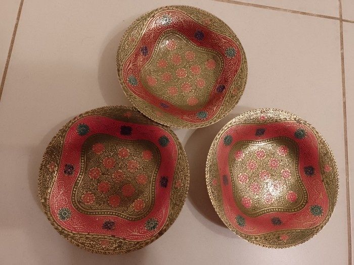 Set 3 boluri din bronz masiv emailat și gravura ,piese deosebite cu un
