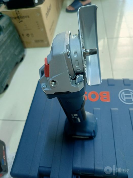 Болгарка аккумуляторная Bosch GWS 180 li
