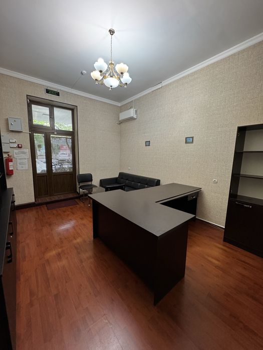 СРОЧНО! Офис на первой линии, Яккасарайский р-н, наличие парковки