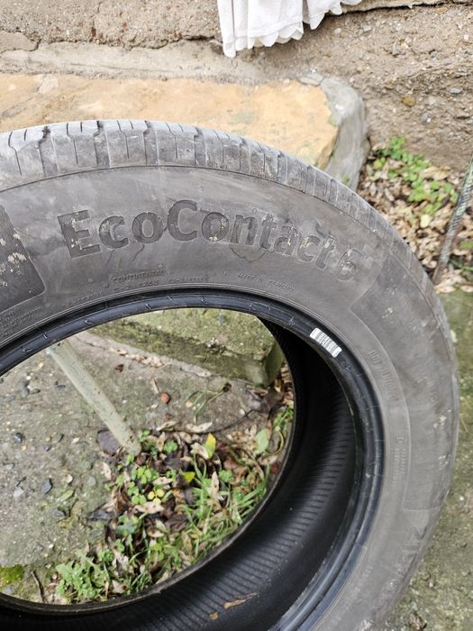 Vand 4 anvelope vara Continental 215 65/R17 V