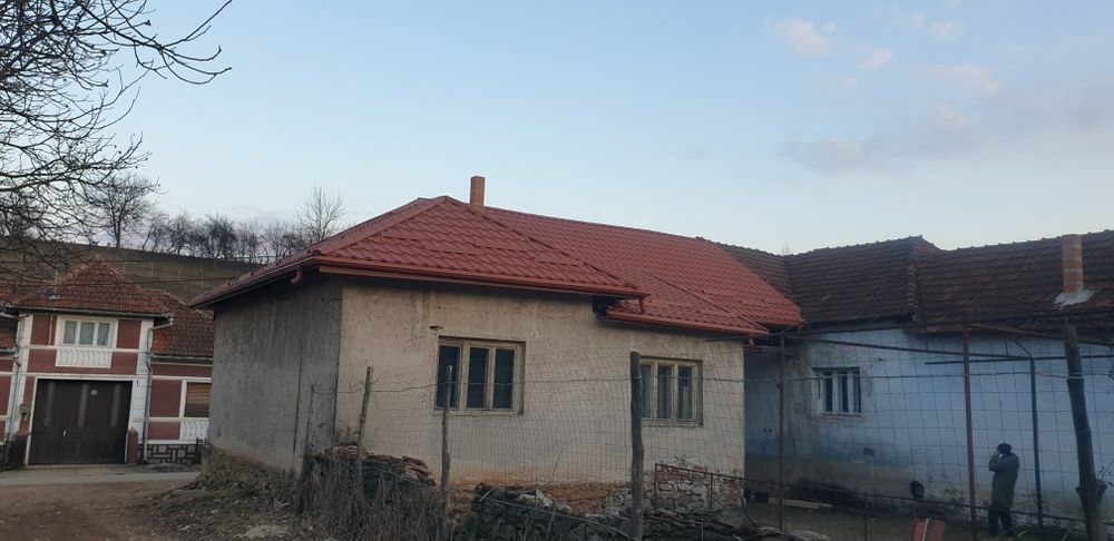 Executăm coperisuri si reparatii urgente