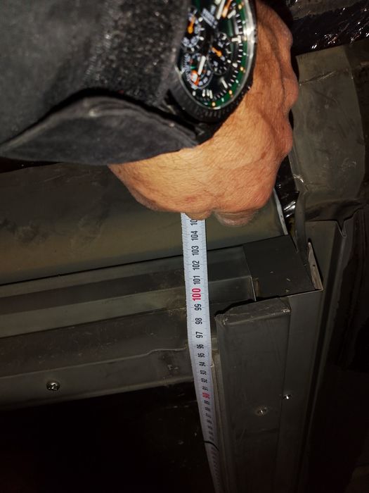 Капандура и бял pvc прозорец