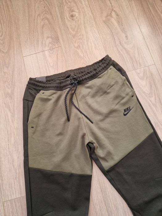 Страхотно мъжко спортно долнище NIKE размер S M L XL