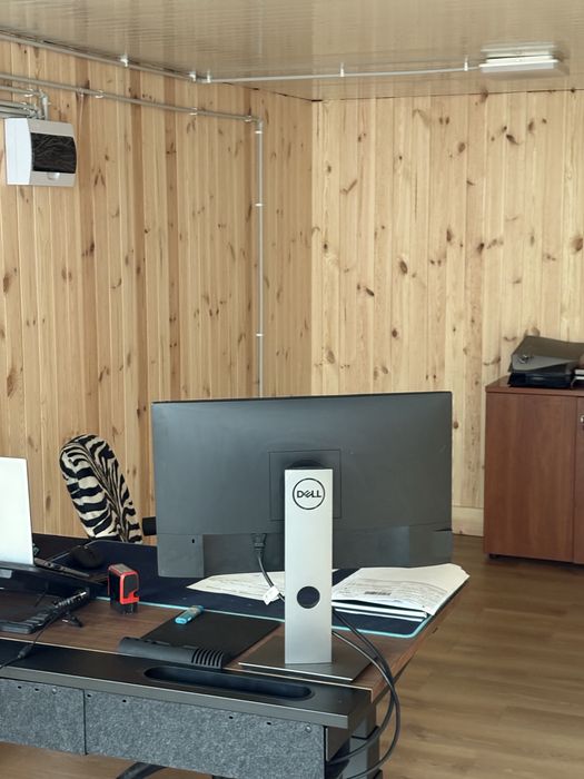 Vând structură metalică pentru container,din tabla zincata de 3 mm