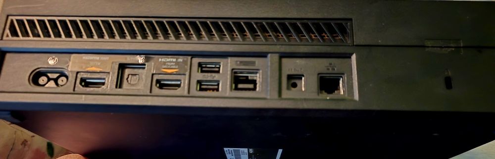Xbox One 500gb запазен