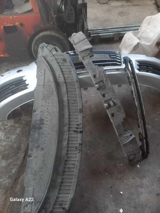 Броня предна за ауди а7 комплект с кора и греда