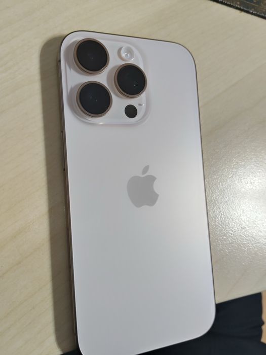 Iphone 16 pro garantie 43 cicluri vand sau schimb