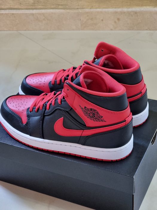 Jordan 1 mid Bred