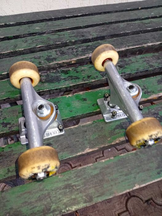 Ansamblu Axe cu Roti Skateboard Independent Truck Co. 130 Standard