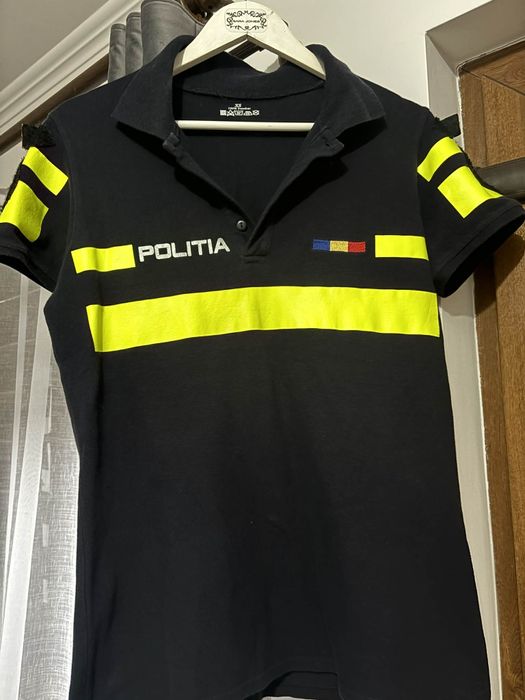 Vans tricou mărimea xs și geaca mărimea s