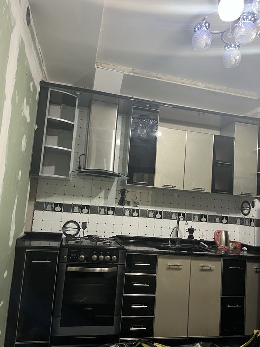 Кухонная мебель и техники  Kuxonniy mebel va texnikalar sotiladi