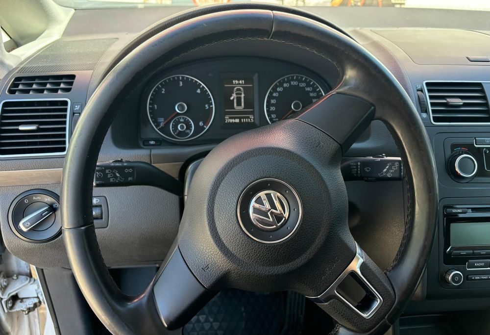 Volkswagen touran