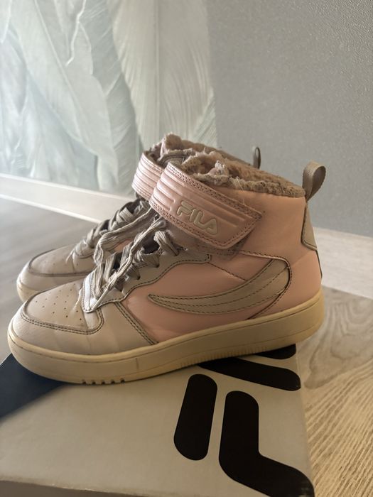 Зимние кроссовки на девочку