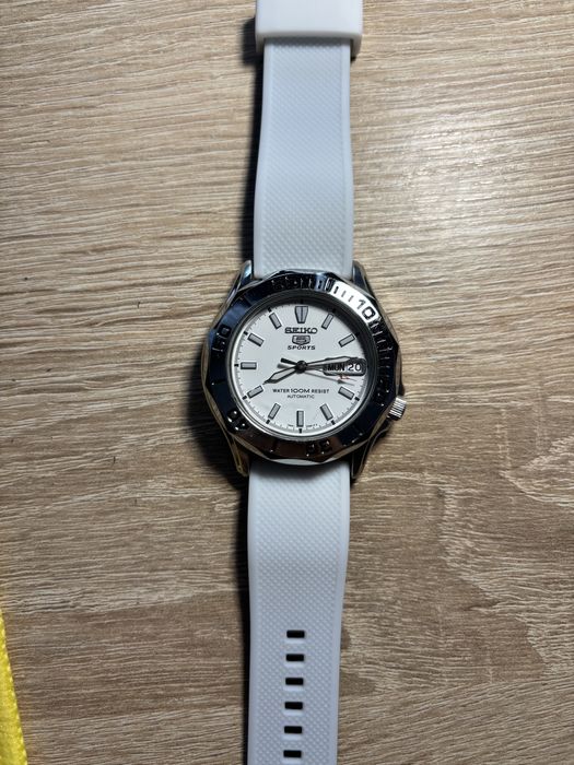 Ceas Seiko 5 7S26-01G0 defect