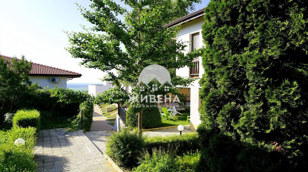 Триетажна къща в комплекс, с.Рогачево, площ 131 кв.м