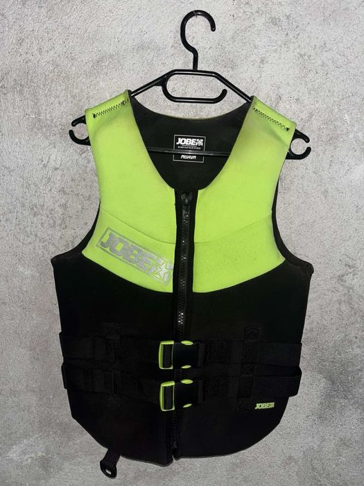 Водни Атракциони & Спасителни жилетки