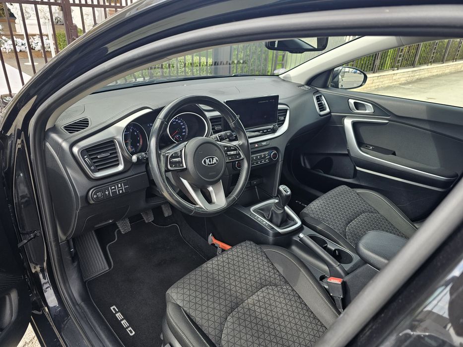 Kia Ceed, Navigatie, Camera, Line assist, an 2021
