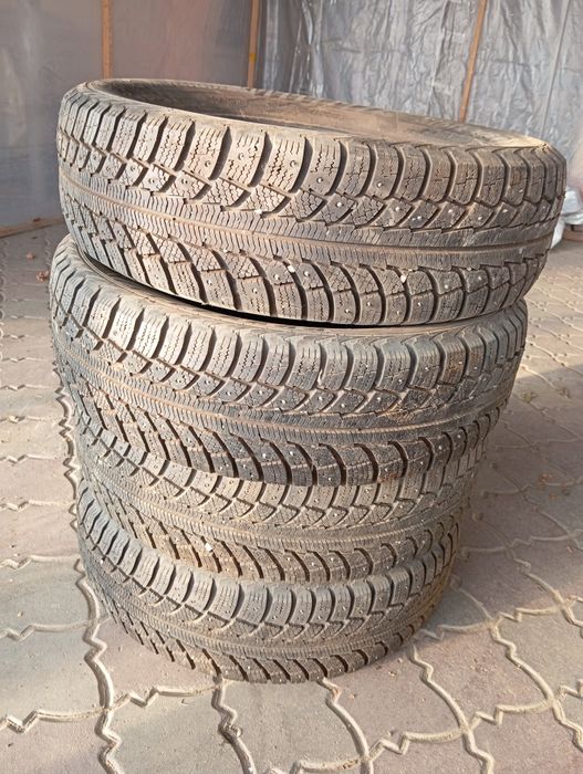 Продам зимние шины новы
