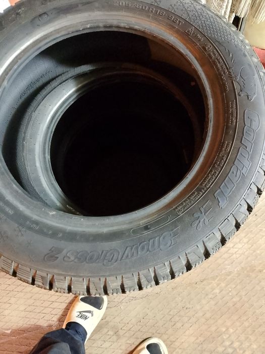 Продам авто шины легковые