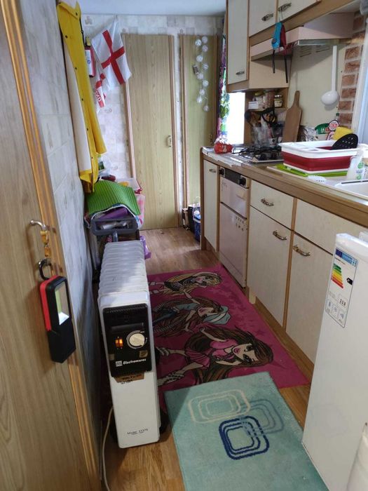 Vand casa mobila 3 camere complet mobilata cu teren extravilan 670mp in comuna Rasca