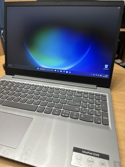 Laptop Lenovo S145