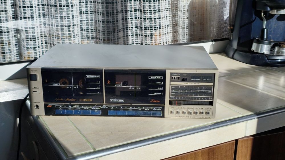 Двукасетъчен дек Fisher CR-W77