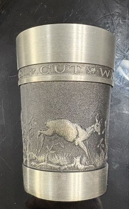 Винтидж немска калаен чаша в Рустик стил, с мотив лов/елен