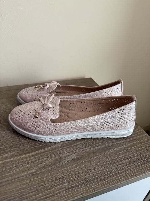 Дамски розови обувки