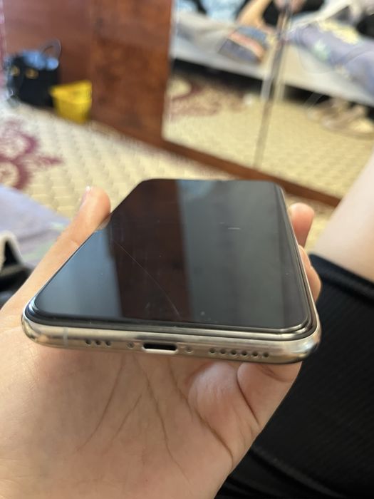 Продам iPhone XS