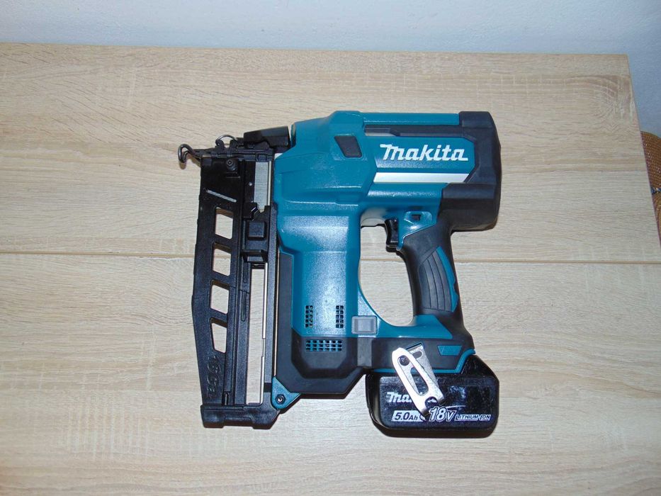 Makita DBN600 pistol cuie finisare brushless 2023